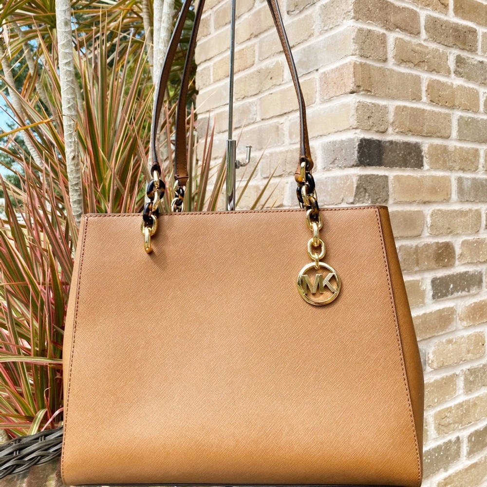 SALE. ‼️‼️ Michael Kors large carryall tote - Picture 4 of 7